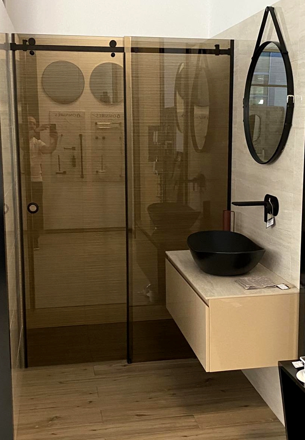 плъзгане паравани, душ-кабини, прегради за баня закалено стъкло по поръчка Пловдив Studio Sense 