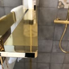 Параван за баня златен профил Rea Aero N EVO Gold с поставка 